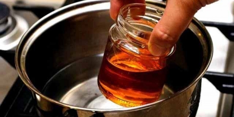 Kako odrediti kvalitet meda kod kuće